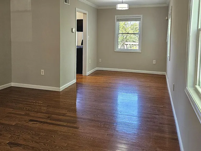 2214 Arlington Ter — Photo 5