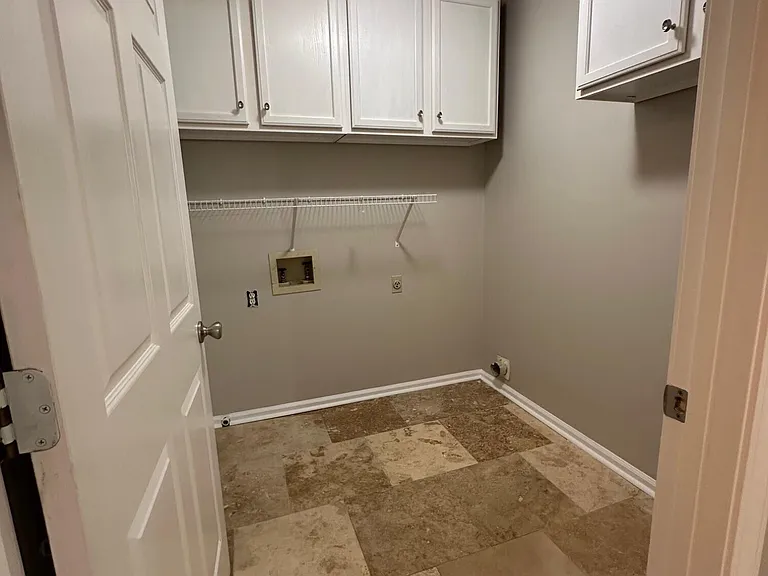 3505 Lakeside Ct — Photo 5