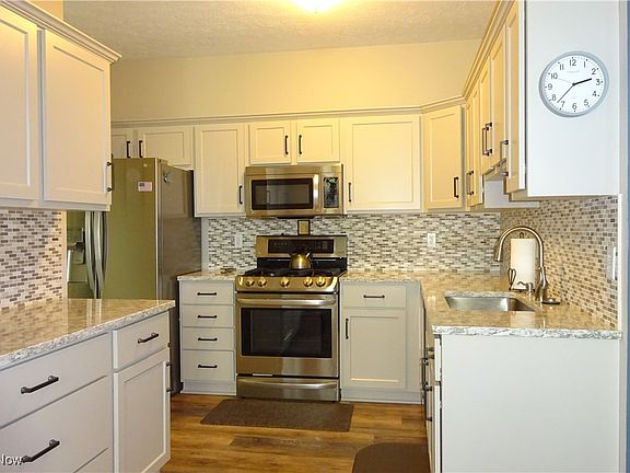 2nd image of 9760 Sugarbush Cir