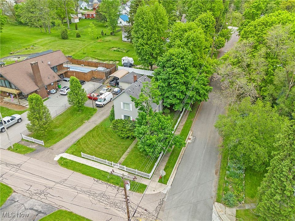 2nd image of 4723 Walnut St