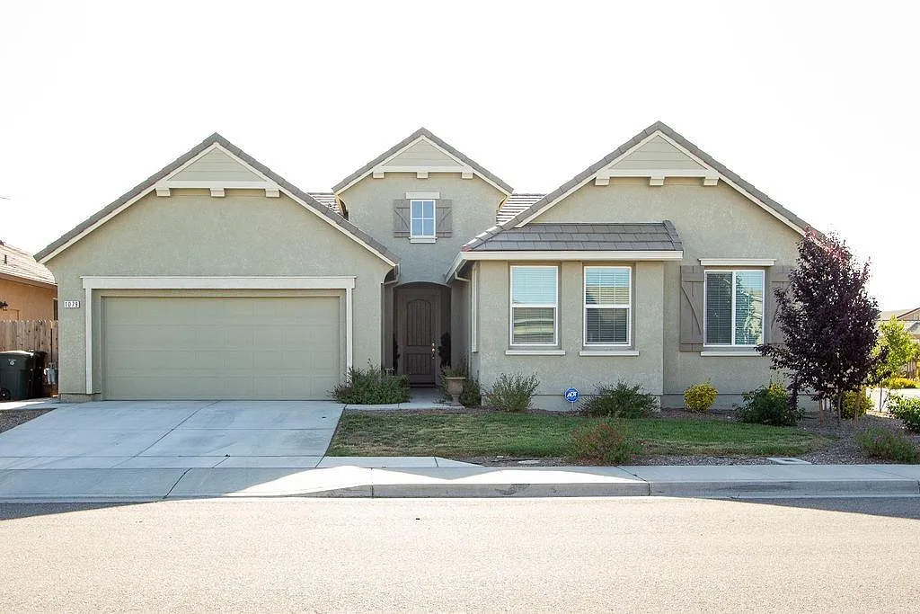 1079 Ohki St photo 1