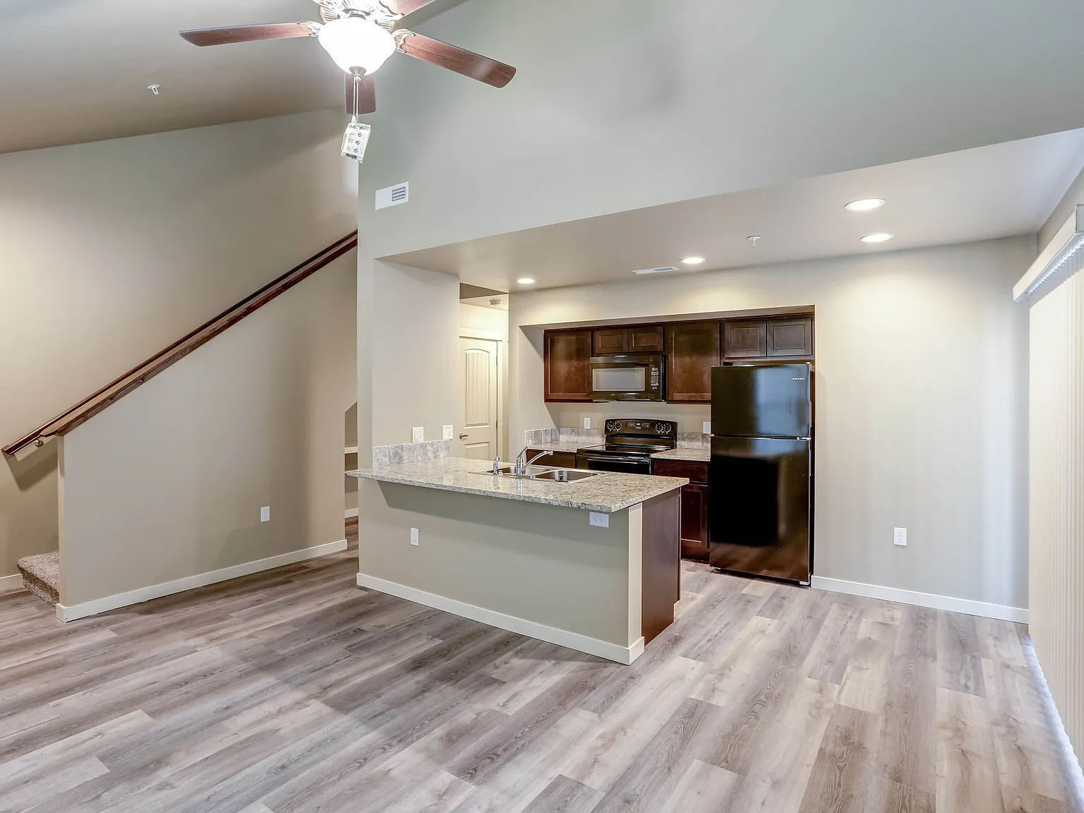 Cedar Park & Canyon Falls Townhomes — Photo 2