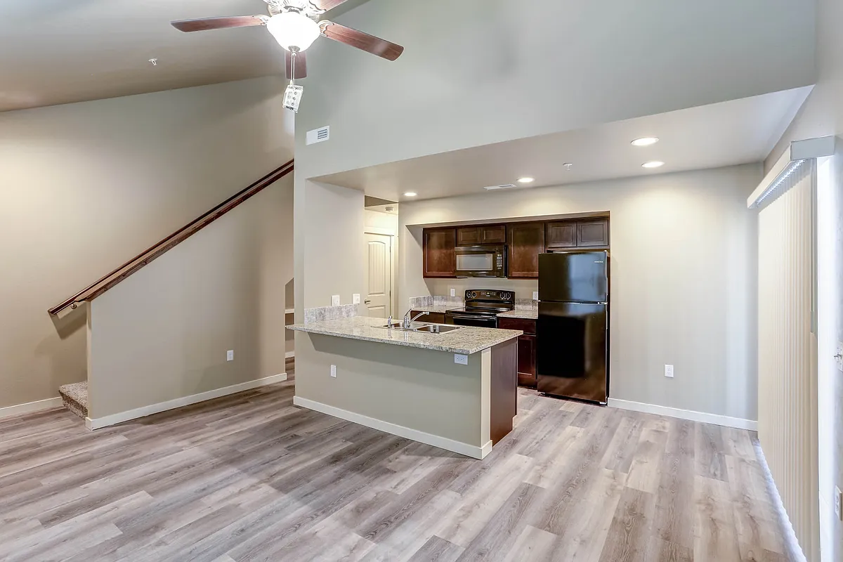 Building Photo - Cedar Park & Canyon Falls Townhomes