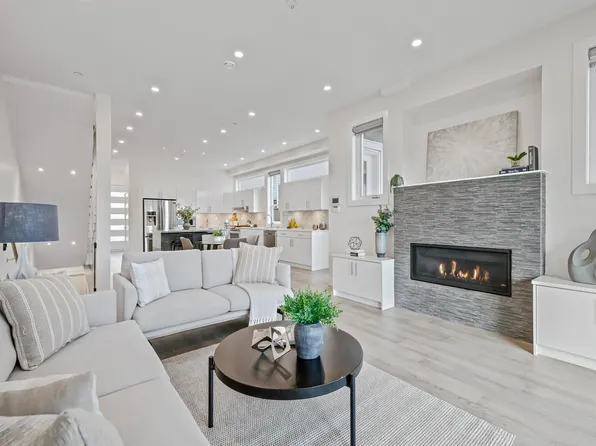 409 W Keith Rd, North Vancouver, BC V7P 3C7