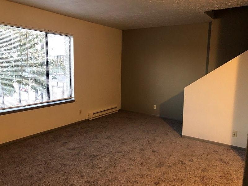 2nd image of 2123 W Riverside Ave