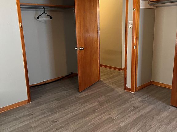 3rd image of 709 W 11th St