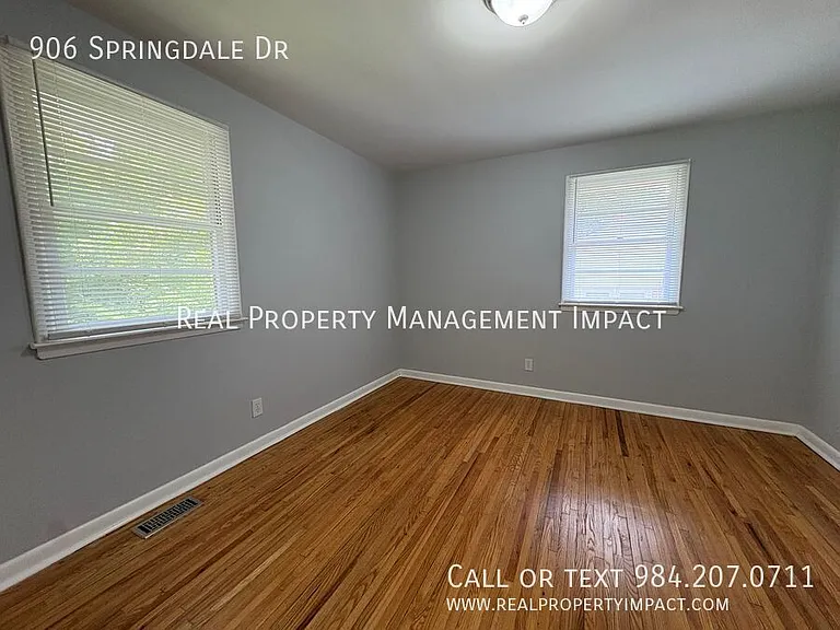 906 Springdale Dr — Photo 37