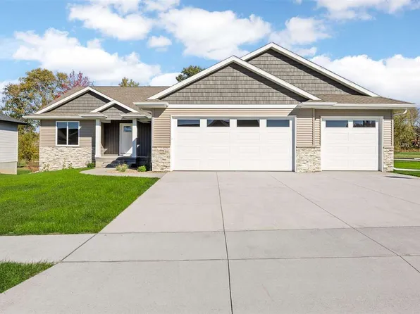 1775 Parkland Dr, Ely, IA 52227