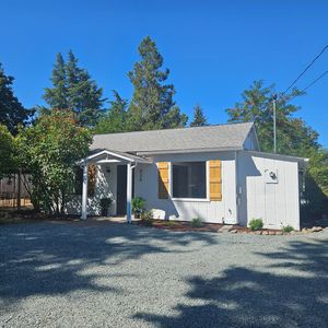 936 SW Greenwood Ave, Grants Pass, OR, 97526