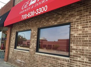 4921 W 95th St, Oak Lawn, IL 60453