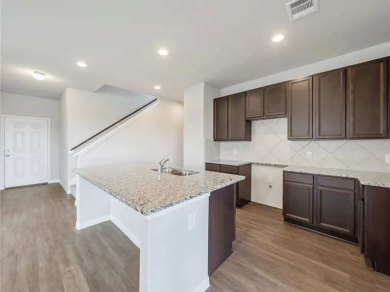 5763 Paseo Pl — Photo 7
