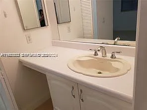 Meadowbrook Towers Condo — Photo 4