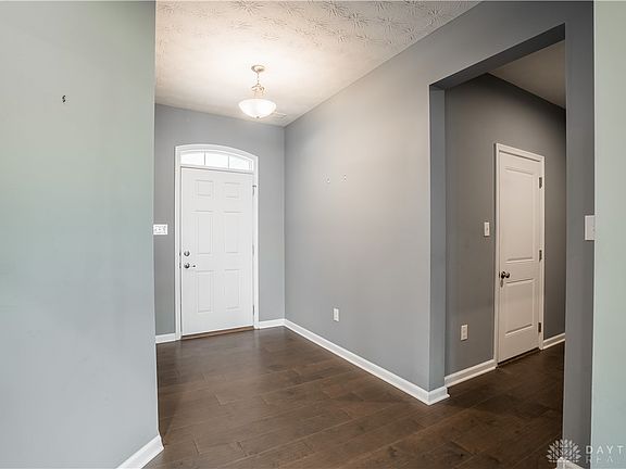 5th image of 2221 Larkspur Dr