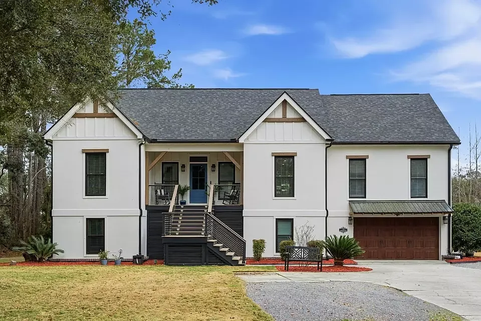 6 bed, 4101 sqft, $6,850 — Photo 1