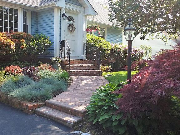 3rd image of 22 Ellen Pl