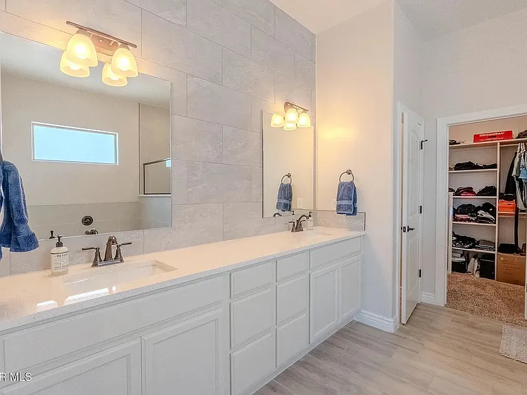13364 Emerald Glass Dr — Photo 11