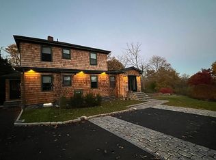 2 Boulevard E, Middletown, RI 02842