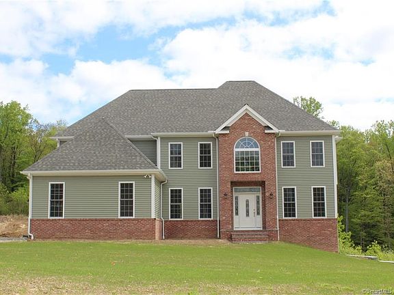 3rd image of 6 Maggie Ln