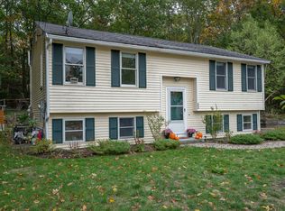 33 Folsom Dr, Newmarket, NH 03857