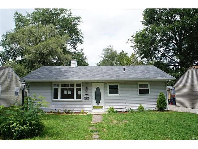 1146 Lilac Dr photo 1