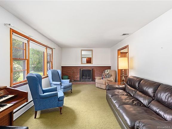 4th image of 43 Vanech Dr