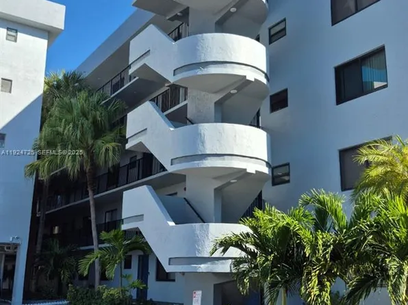 8020 Hampton Blvd APT 202, North Lauderdale, FL 33068