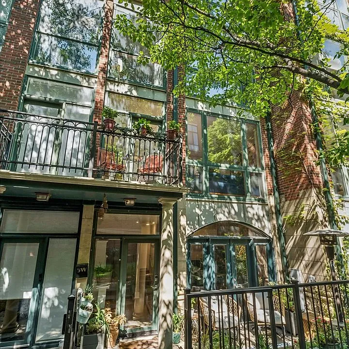 26 E 14th Pl #5W