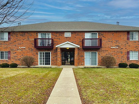 2nd image of 886 Regent Dr APT 1