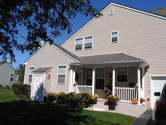 2nd image of 104 Meadow Pond Cir