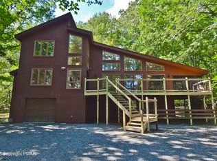 107 Byfield Ct, Bushkill, PA 18324
