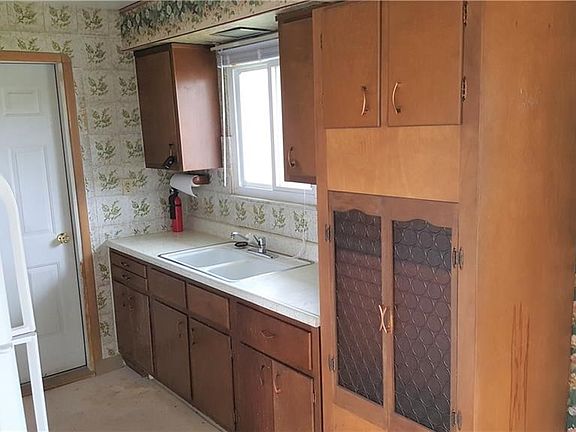 5th image of 5584 Meadow Ln