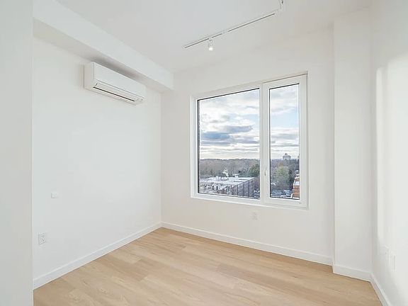 5th image of 974 Carroll St #1507