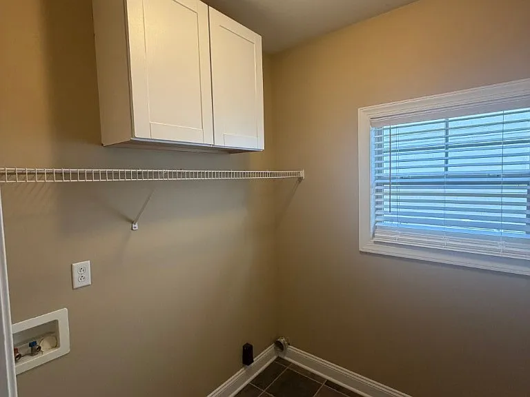4406 Maximillion Cir — Photo 28