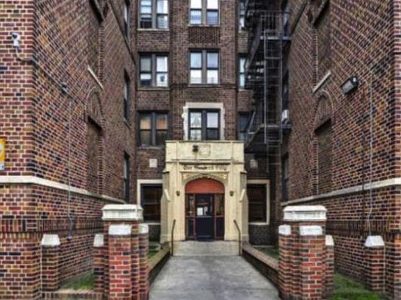 2nd image of 150 E 18th St APT 4C