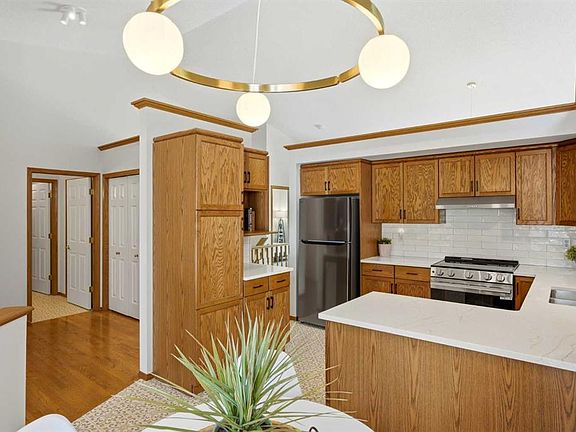 2nd image of 50 N Douglasview Park SE