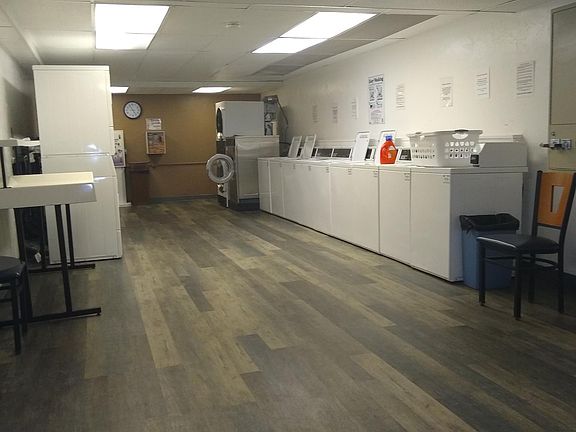 3rd image of 11720 Edgewater Dr APT 1013