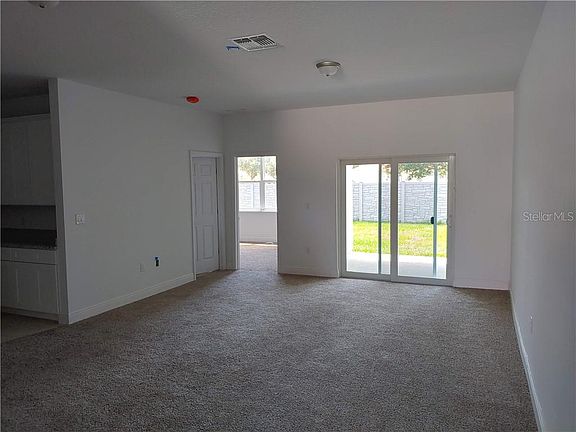 3rd image of 942 Centaury Dr