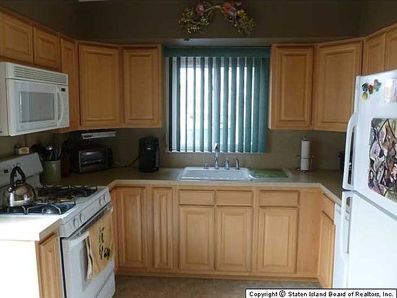 4th image of 53 Strawberry Ln