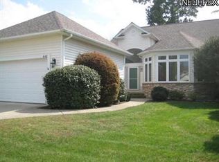 448 Muirfield Dr, Highland Hts, OH 44143