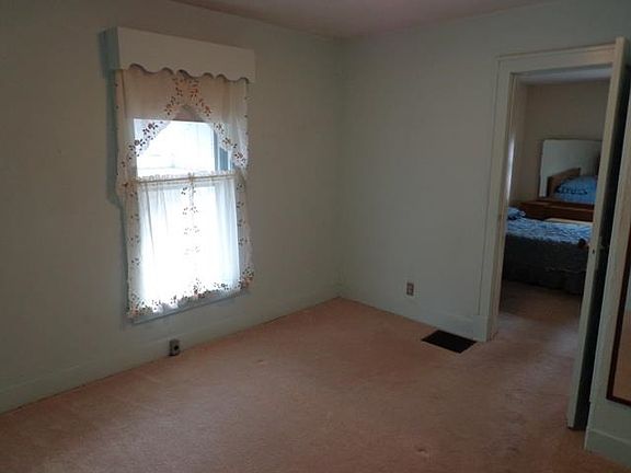 5th image of 3410 College Ave