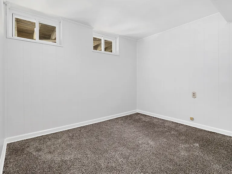 182 Weaver St — Photo 27