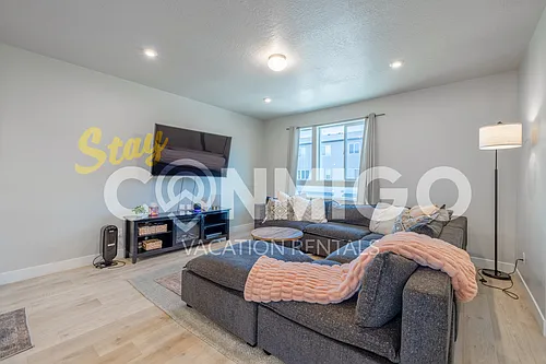 1024 W 400 S Photo 1