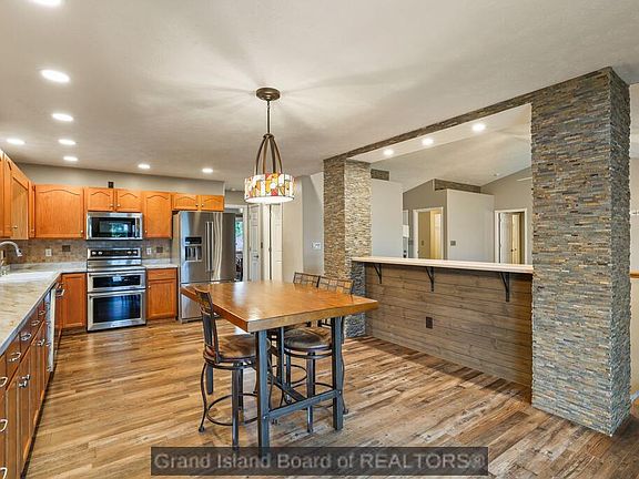 3rd image of 1107 Pleasant View Dr