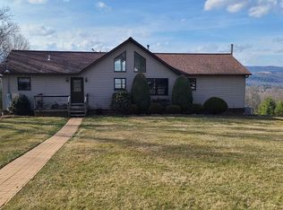 404 Misty Mountain Dr, Sugar Grove, WV 26815