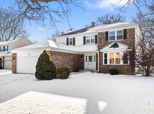 631 Cortland Dr, Lake Zurich, IL 60047