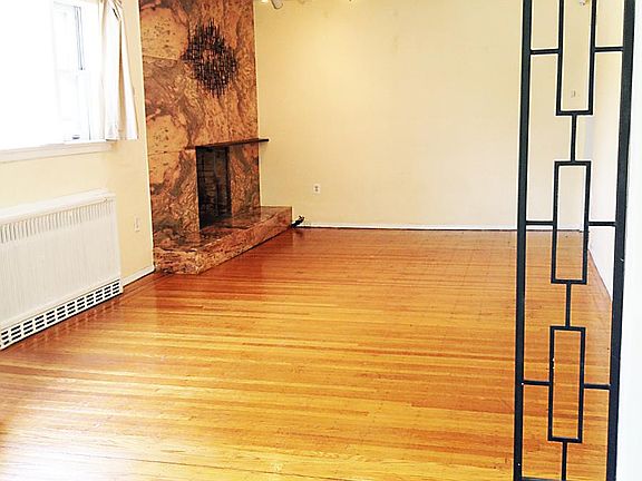 Living Room & Foyer