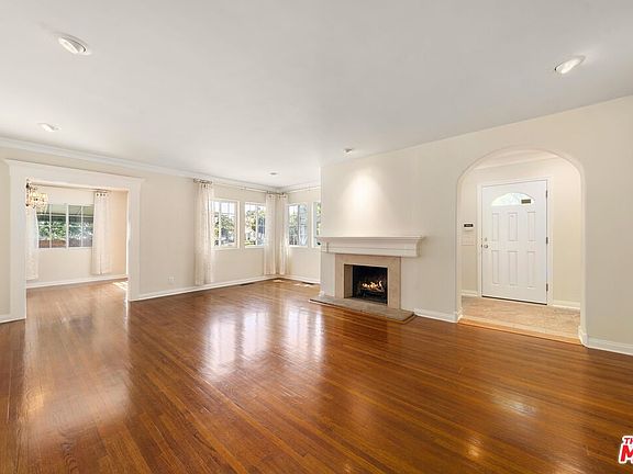 3rd image of 245 25th St