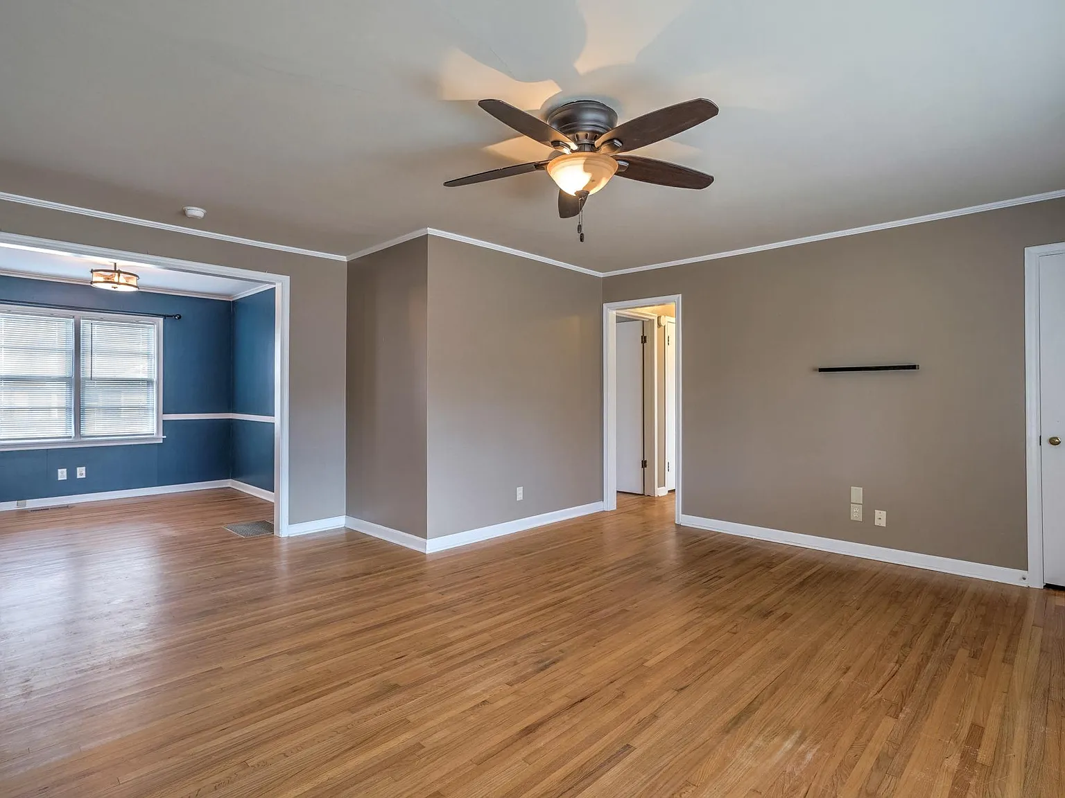 3 bed, 1.5 bath, 1304 sqft, $1,495 — Photo 4