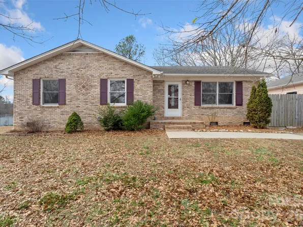 225 Belhaven Cir, Clover, SC 29710