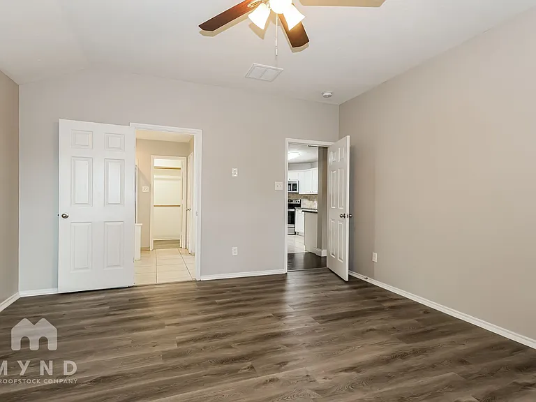 12035 Thornecrest Dr — Photo 12